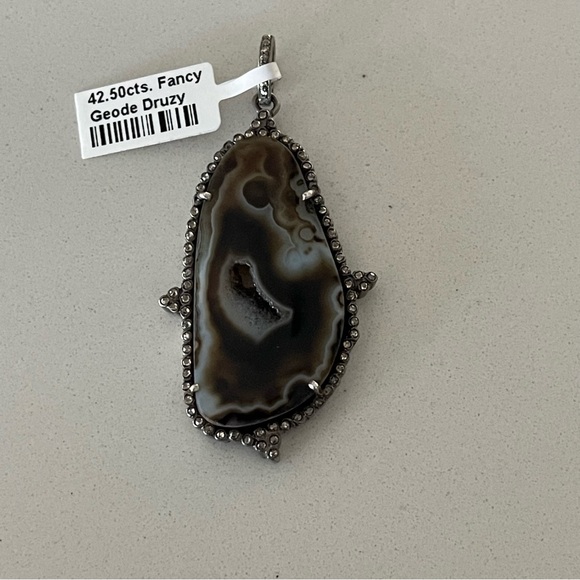 One of a kind Fancy Geode Druzy and diamond pendant - Picture 2 of 10